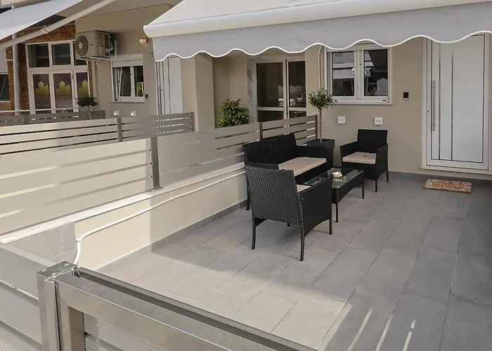 Gold Waves Luxury Studios By Pieria Riviera
